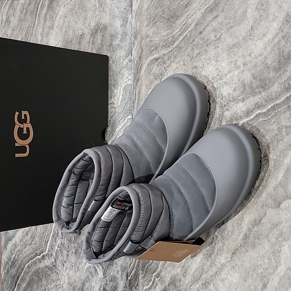 NIB Men's UGG Pull-on Boots